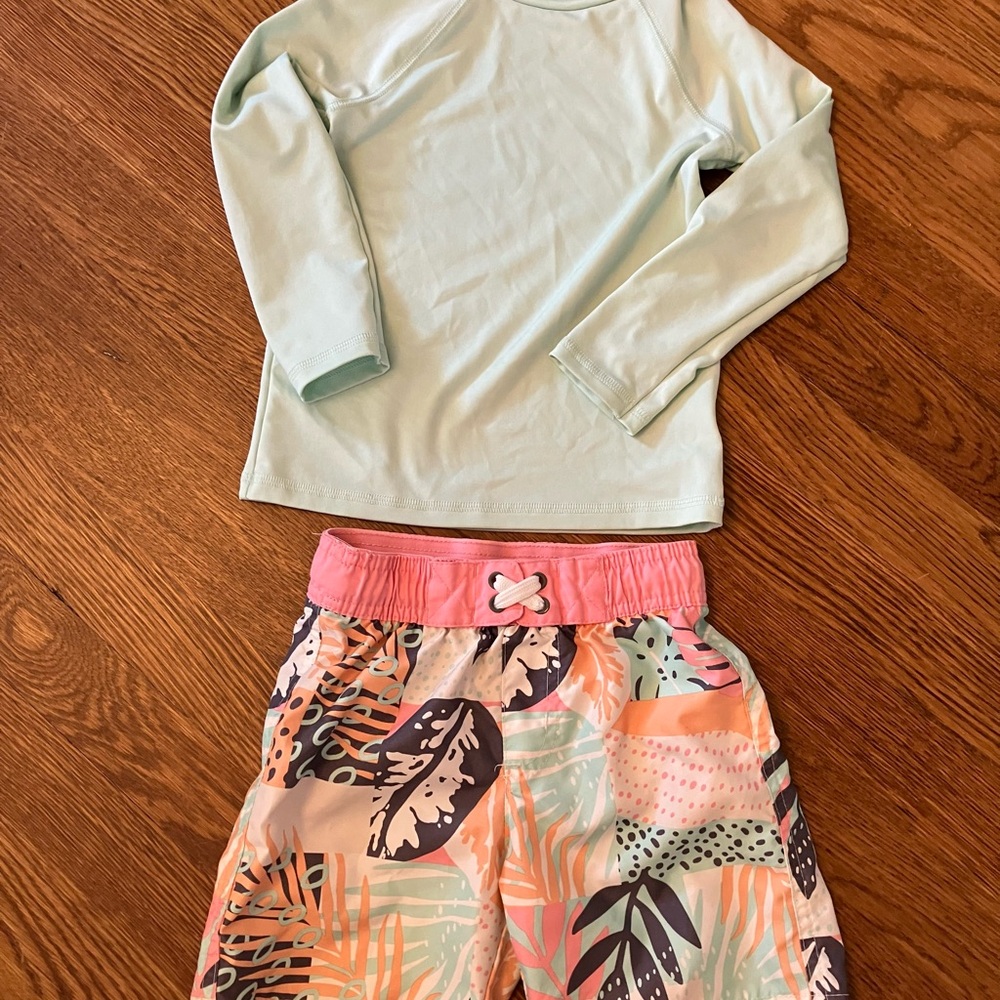 Size 4 Bathing Suit Bundle Disney Green Rashguard Swimwear Elsa Anna Swim Shirt - Picture 6 of 13